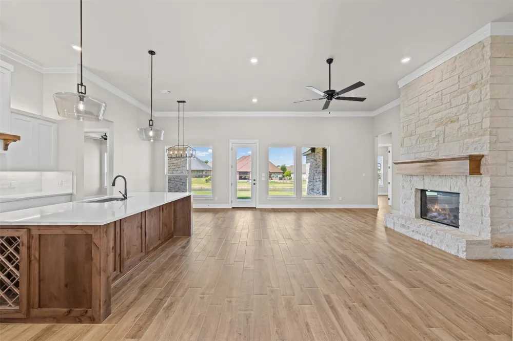 6657 Pinehurst Drive Granbury, TX 76049
