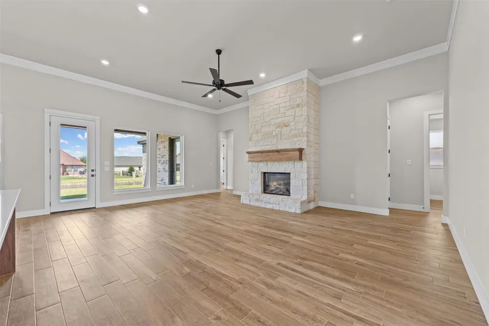 6657 Pinehurst Drive Granbury, TX 76049