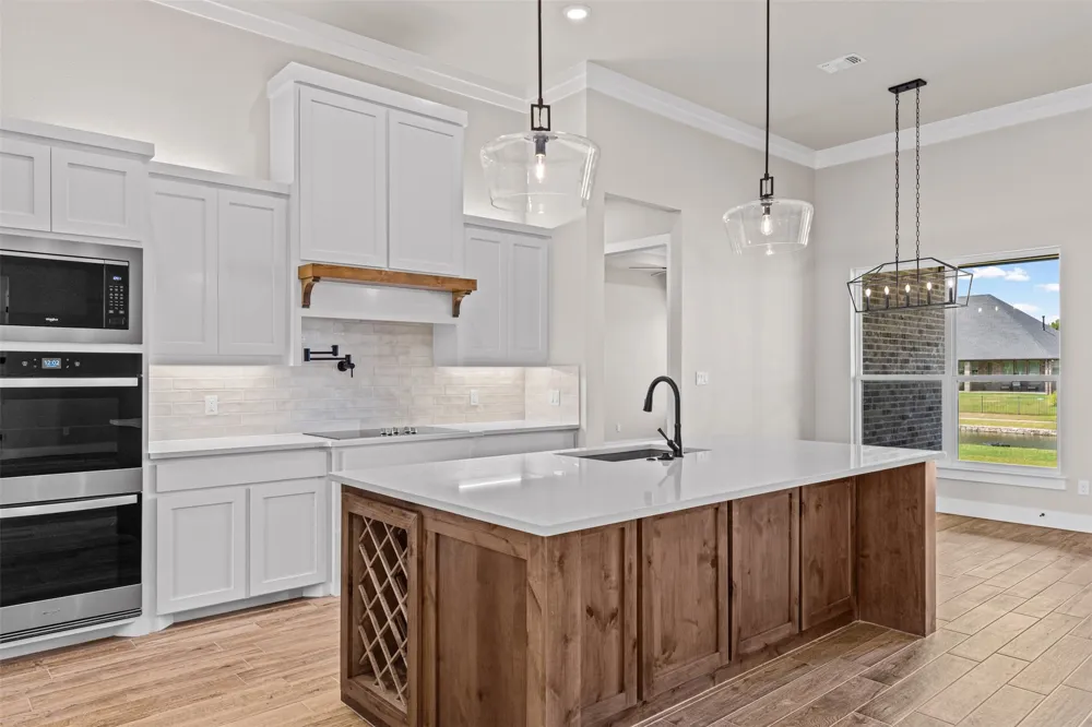 6657 Pinehurst Drive Granbury, TX 76049