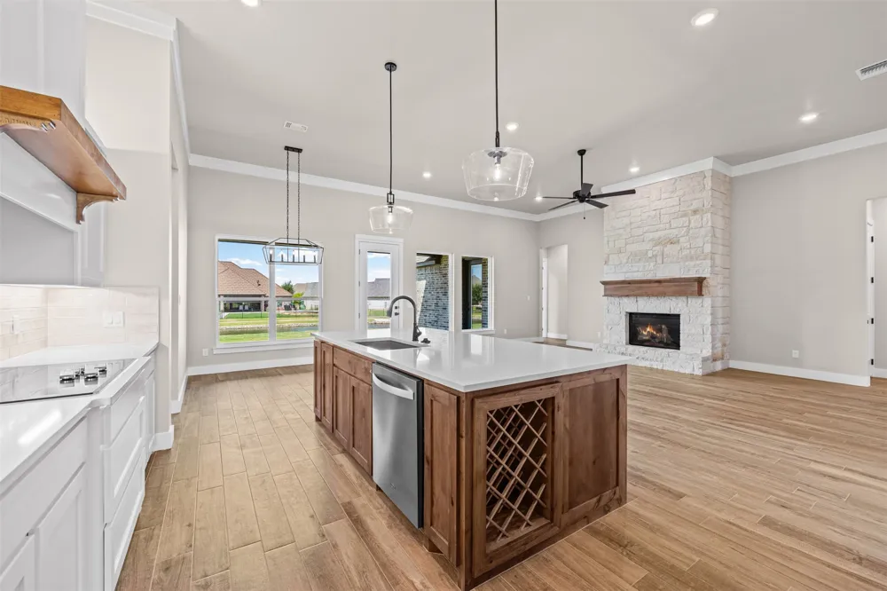 6657 Pinehurst Drive Granbury, TX 76049