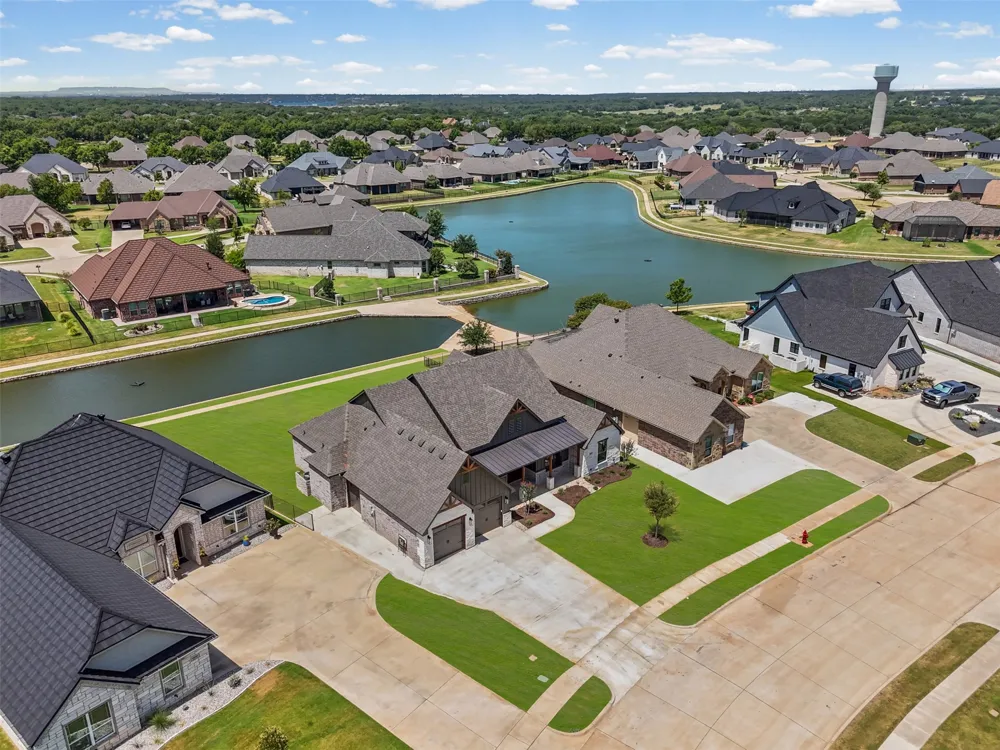 6657 Pinehurst Drive Granbury, TX 76049