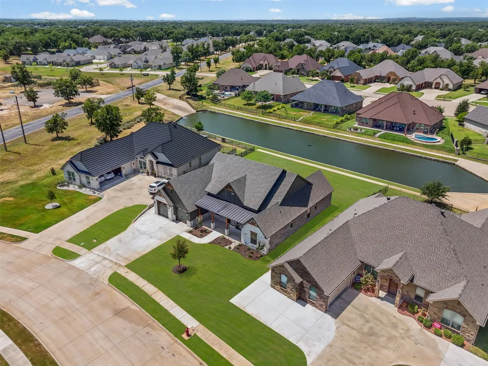 6657 Pinehurst Drive Granbury, TX 76049