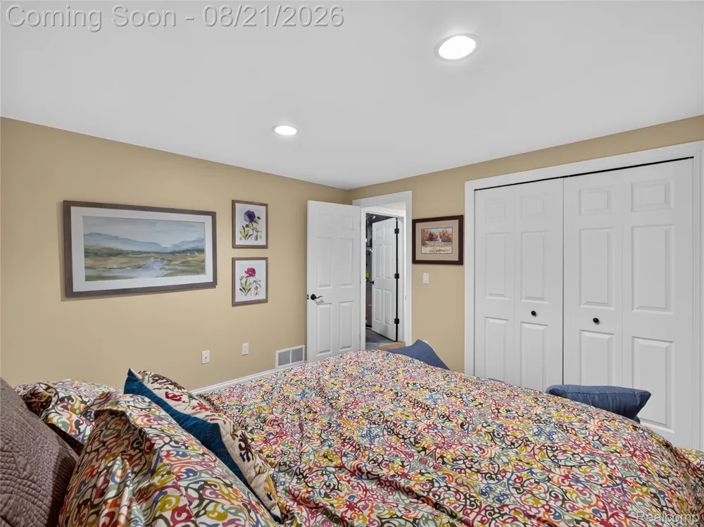 24948 Hadlock Drive Novi City, MI 48374
