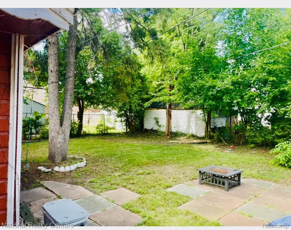 17691 Avon Avenue Detroit City, MI 48219