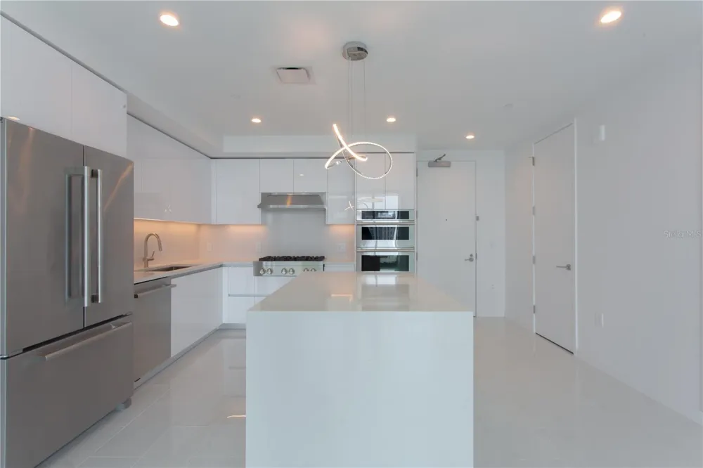400 CENTRAL AVENUE #1806 St Petersburg, FL 33701