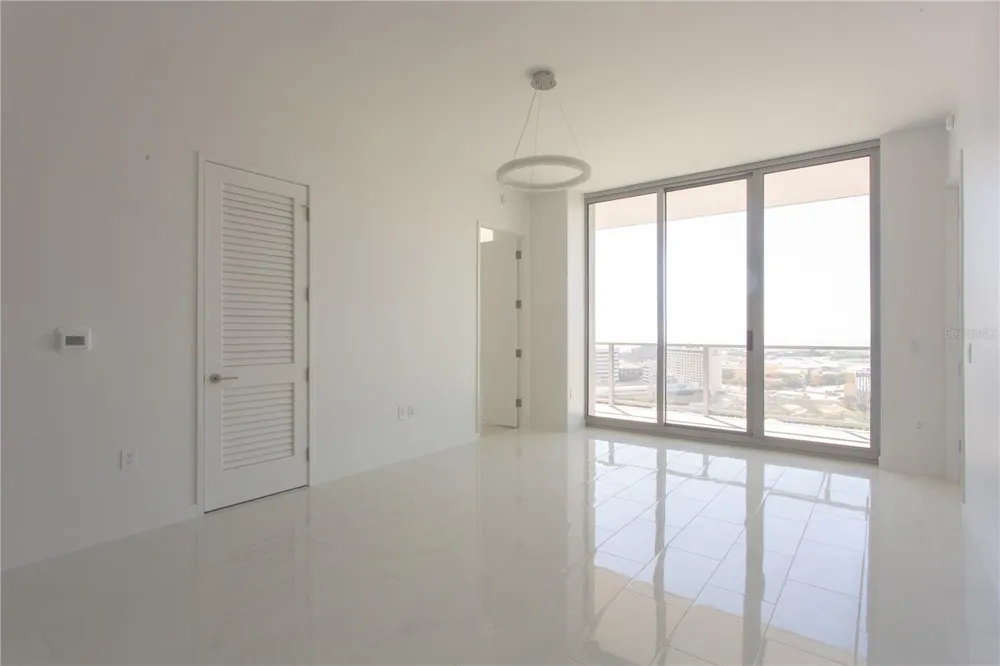 400 CENTRAL AVENUE #1806 St Petersburg, FL 33701