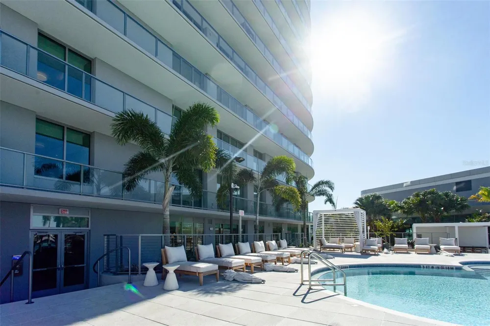 400 CENTRAL AVENUE #1806 St Petersburg, FL 33701