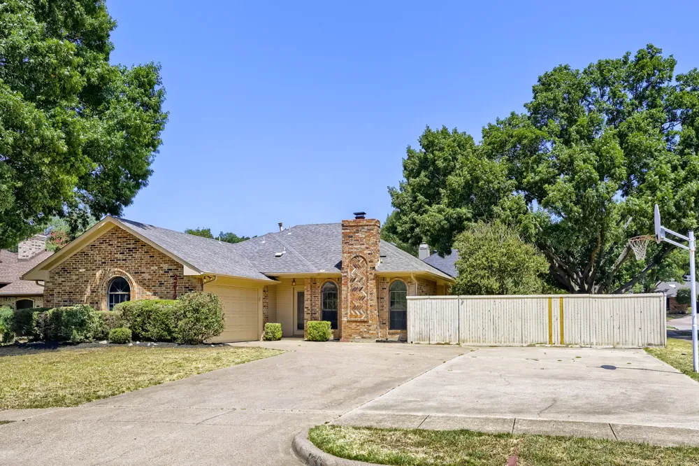 2212 Oak Bluff Drive Flower Mound, TX 75028