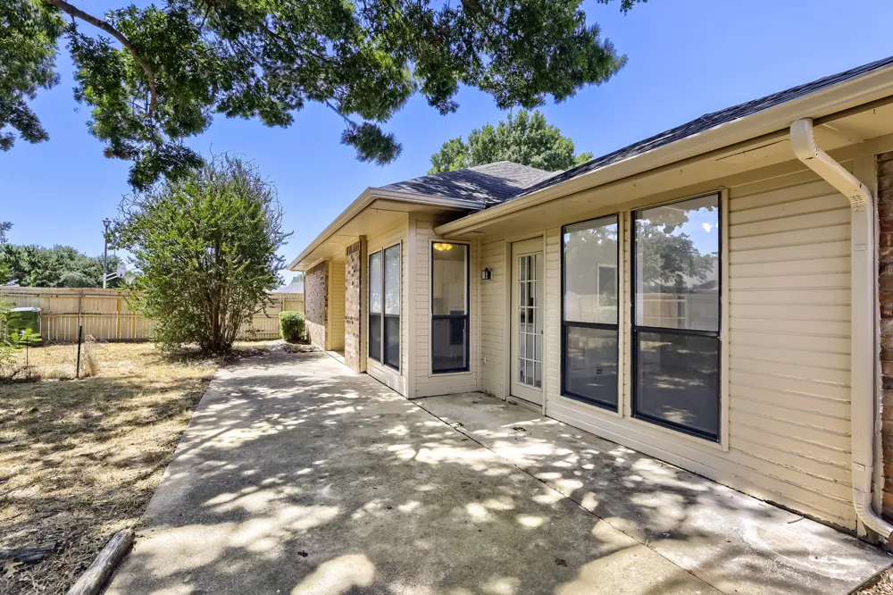 2212 Oak Bluff Drive Flower Mound, TX 75028