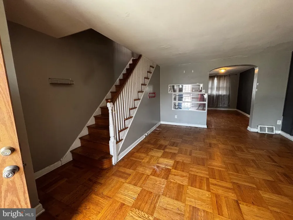 5942 B STREET Philadelphia, PA 19120