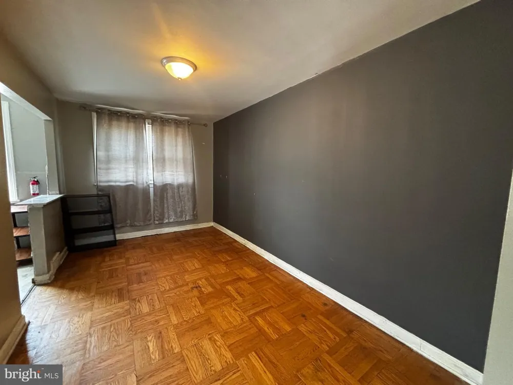 5942 B STREET Philadelphia, PA 19120