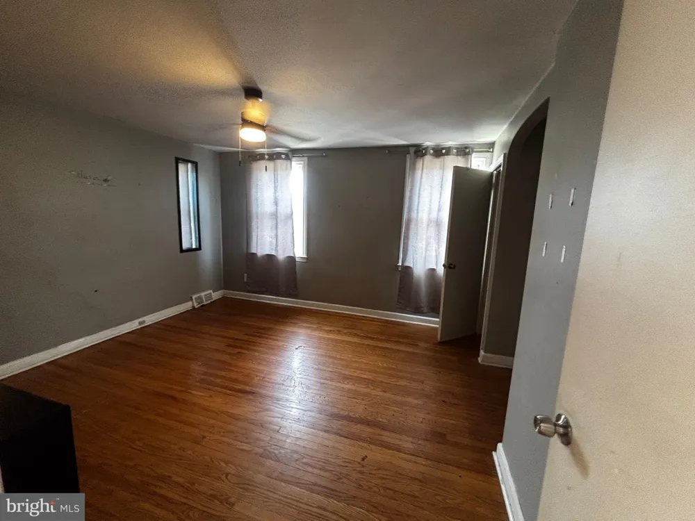 5942 B STREET Philadelphia, PA 19120