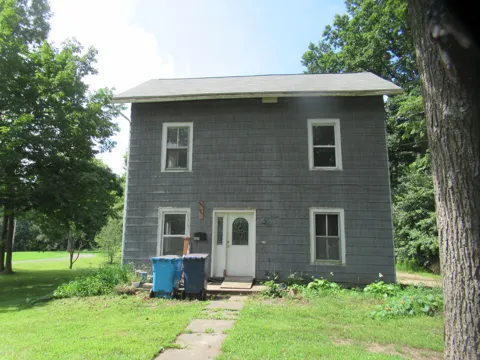 437 Broadway Street