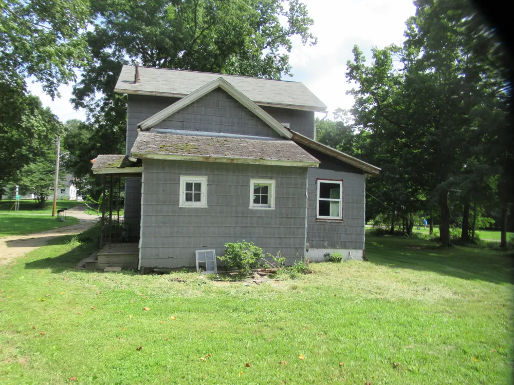 437 Broadway Street Cassopolis, MI 49031