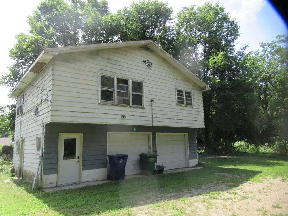 437 Broadway Street Cassopolis, MI 49031