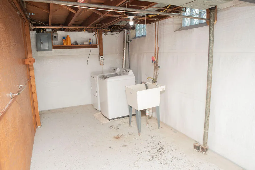 17685 Denby Street Redford, MI 48240