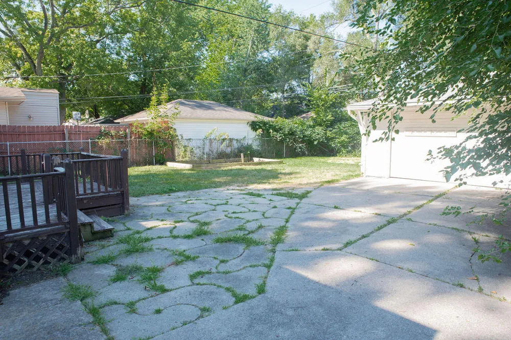 17685 Denby Street Redford, MI 48240