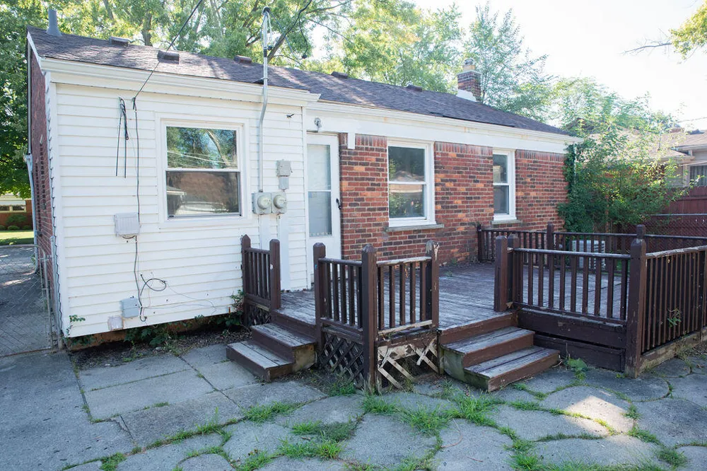 17685 Denby Street Redford, MI 48240