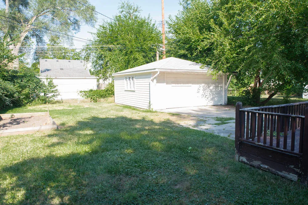 17685 Denby Street Redford, MI 48240