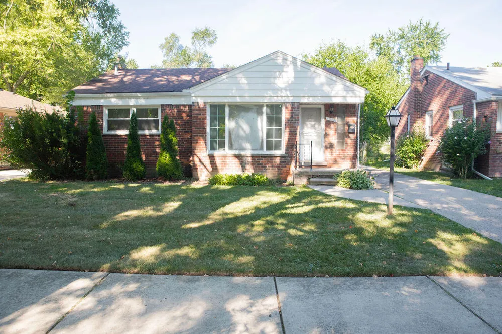 17685 Denby Street Redford, MI 48240