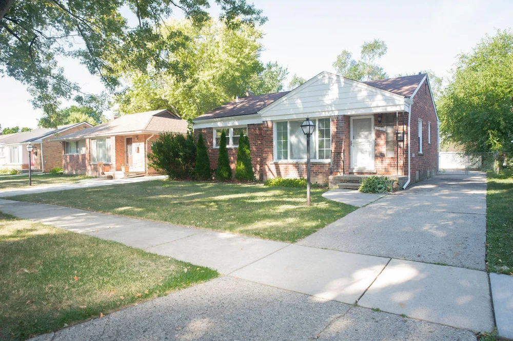 17685 Denby Street Redford, MI 48240