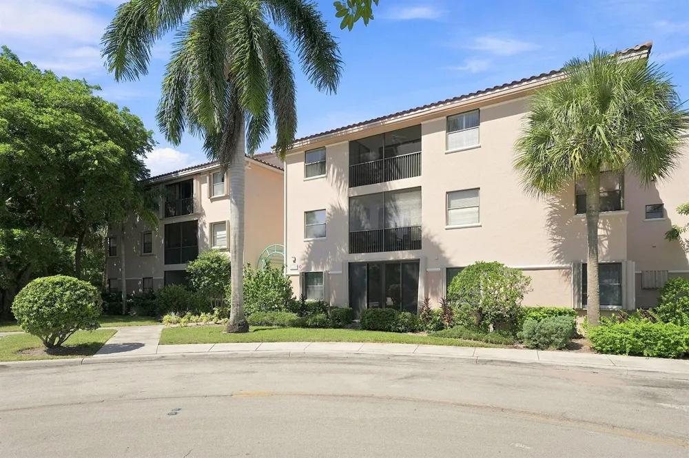 4111 CORAL TREE CIRCLE #321 Coconut Creek, FL 33073