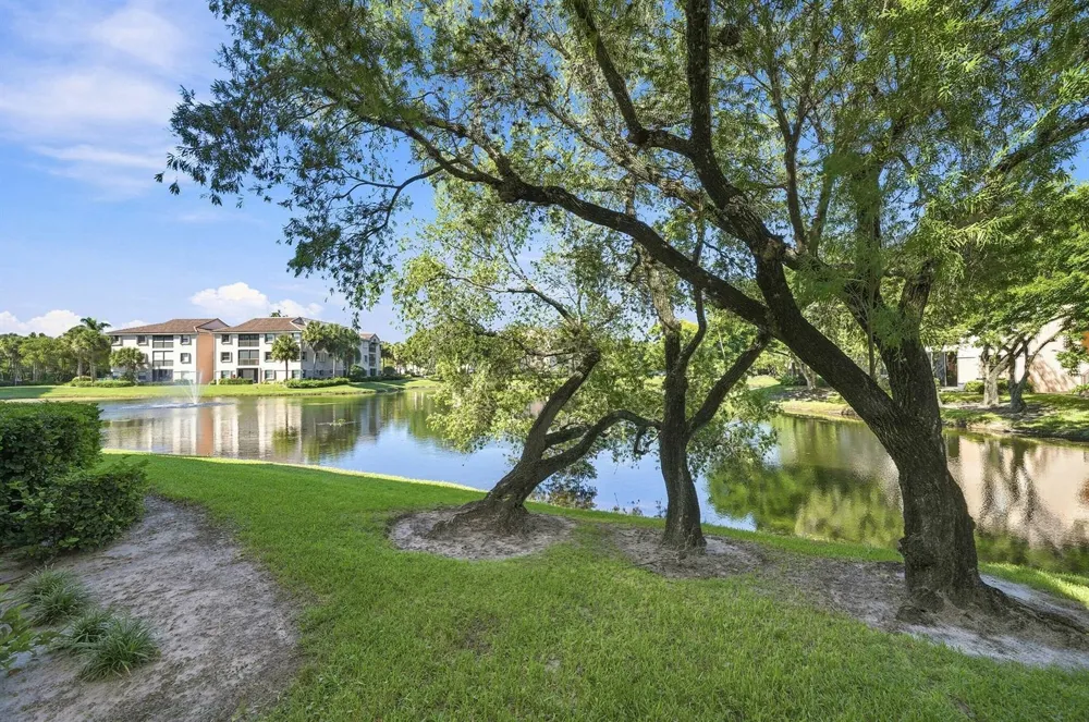 4111 CORAL TREE CIRCLE #321 Coconut Creek, FL 33073