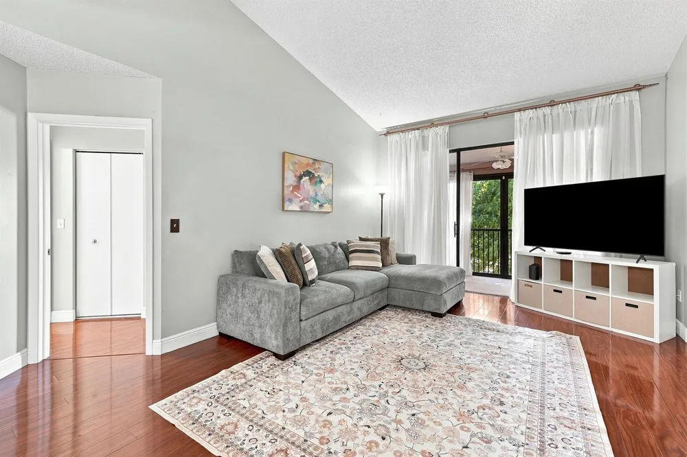 4111 CORAL TREE CIRCLE #321 Coconut Creek, FL 33073