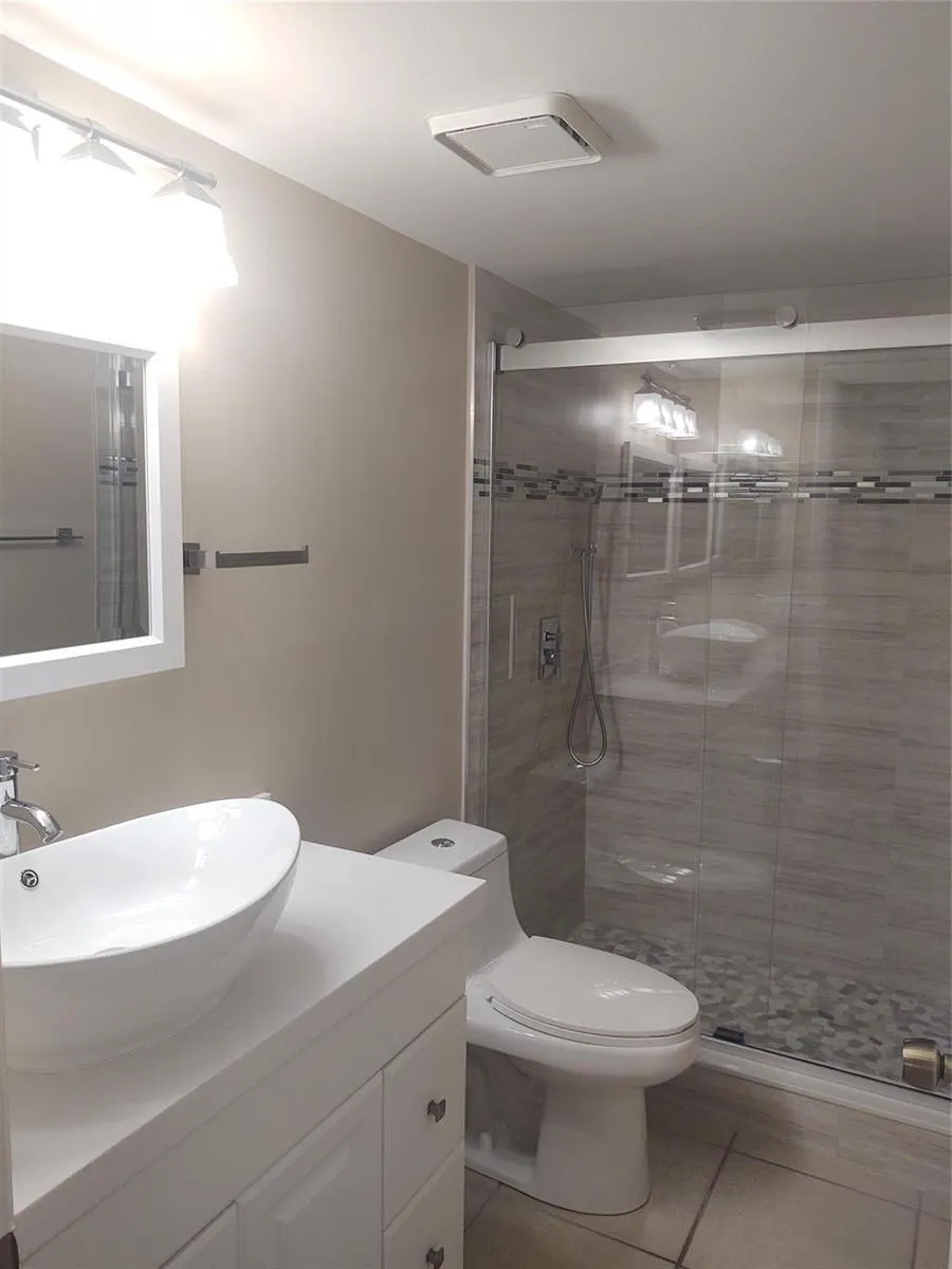 3275 FREDERICK BOULEVARD #12D Delray Beach, FL 33483