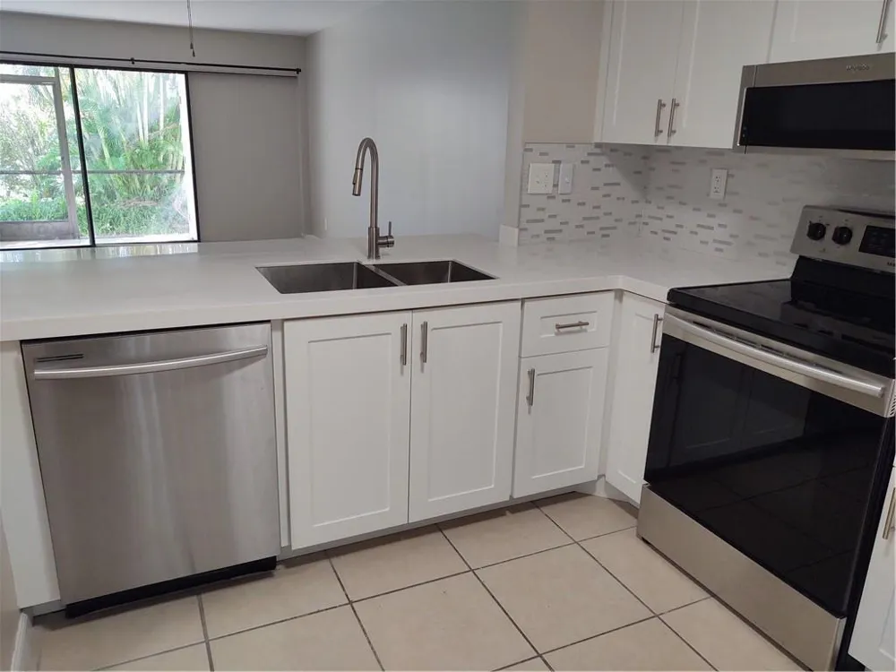 3275 FREDERICK BOULEVARD #12D Delray Beach, FL 33483