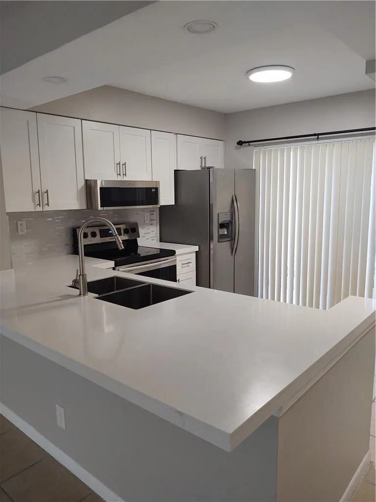 3275 FREDERICK BOULEVARD #12D Delray Beach, FL 33483