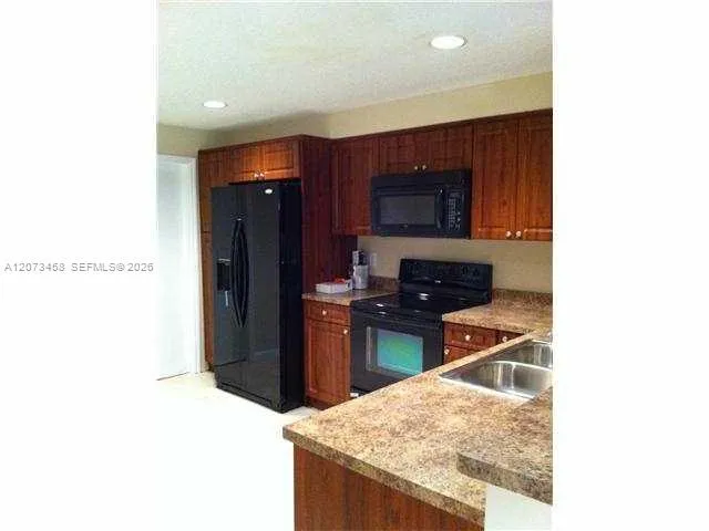1621 Barcelona Way #6-32 Weston, FL 33327