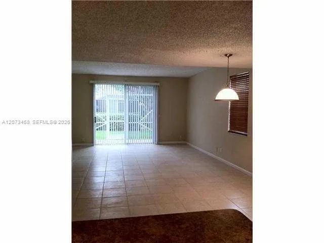 1621 Barcelona Way #6-32 Weston, FL 33327