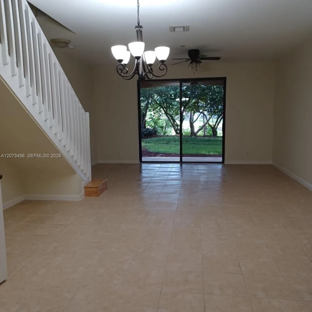 3839 Pond Apple Dr #6 Weston, FL 33332