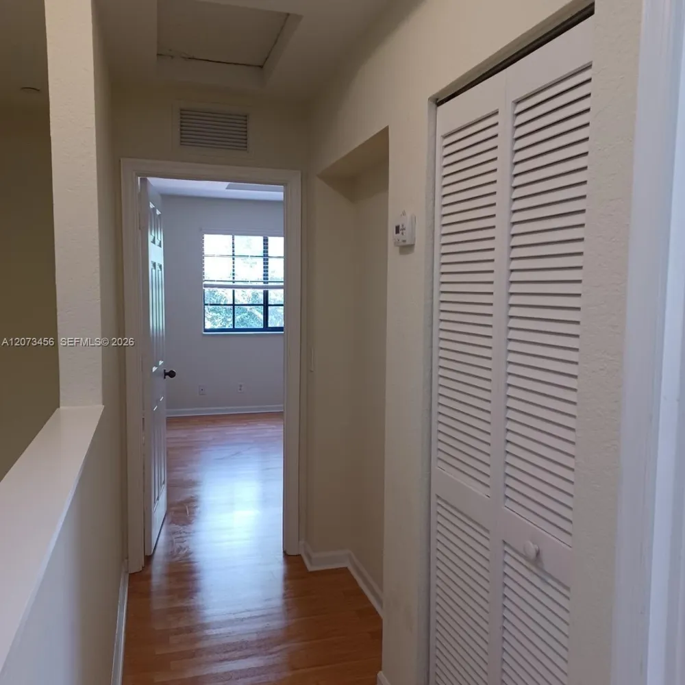 3839 Pond Apple Dr #6 Weston, FL 33332