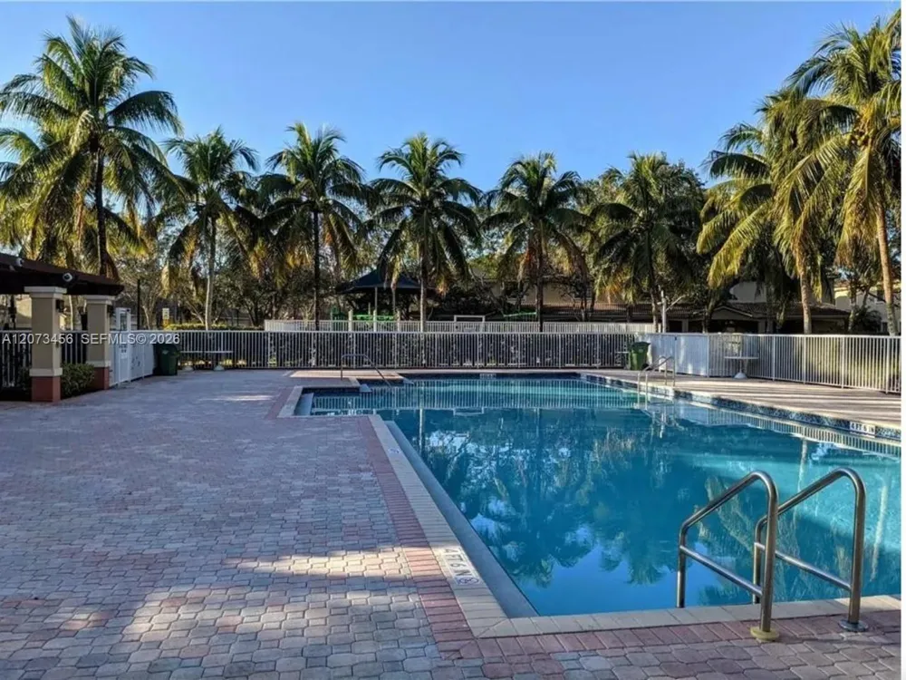 3839 Pond Apple Dr #6 Weston, FL 33332