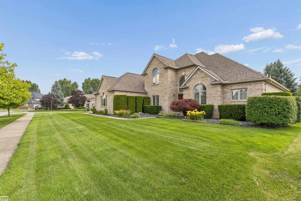 14777 Sparrow Drive Shelby Charter Township, MI 48315