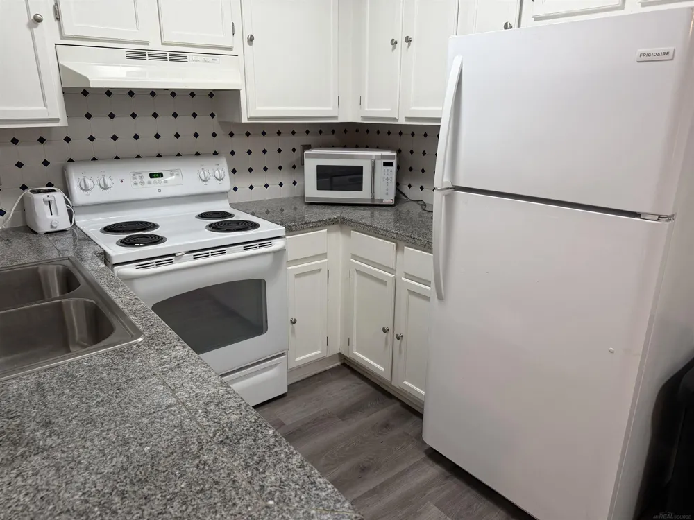 38589 Wellington Drive Clinton Charter Township, MI 48036