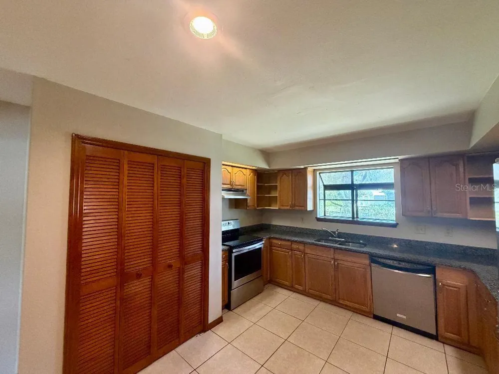 854 HUMPHREY BOULEVARD Deltona, FL 32738