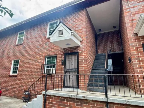 1048 Washington Street #6