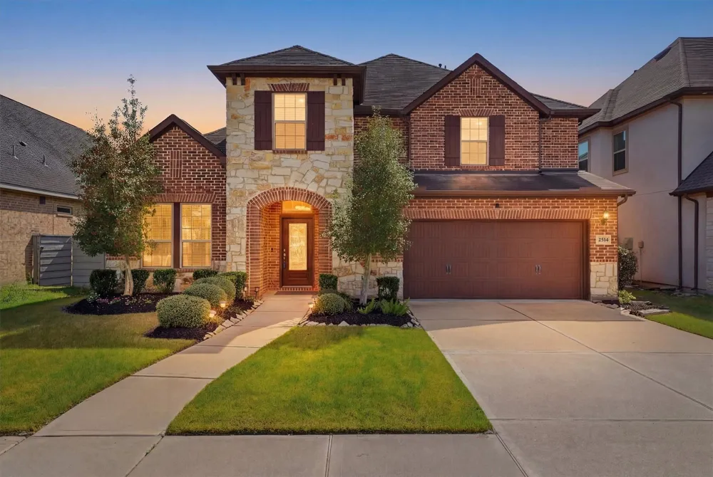 2514 Deerwood Heights Lane Manvel, TX 77578