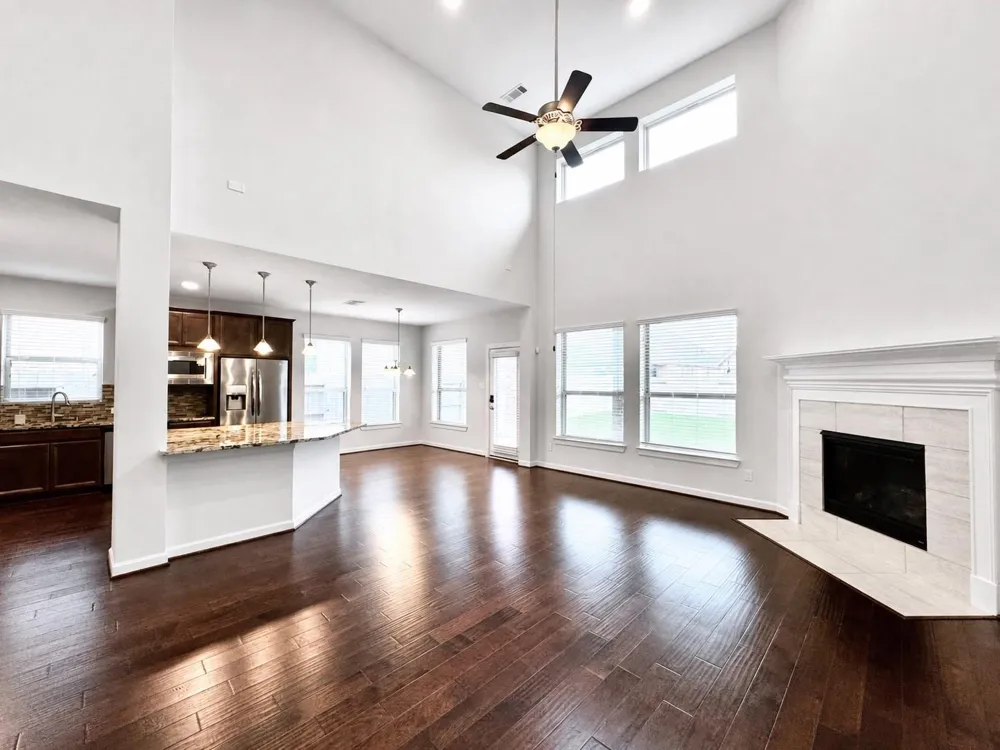 2514 Deerwood Heights Lane Manvel, TX 77578