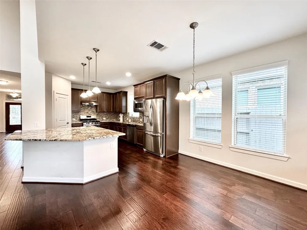 2514 Deerwood Heights Lane Manvel, TX 77578