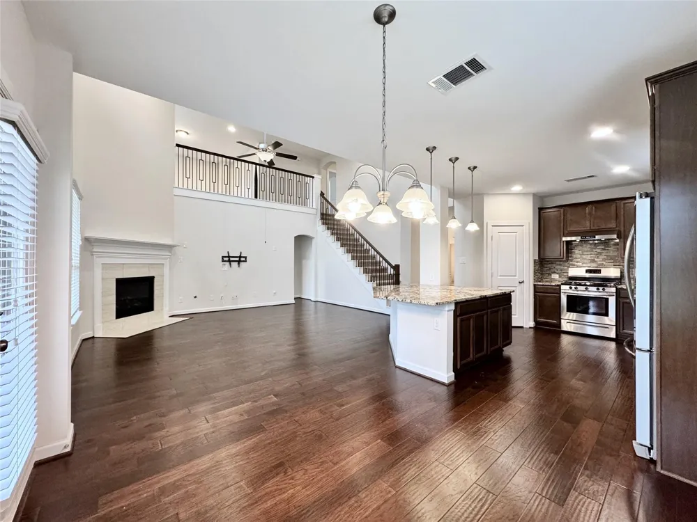 2514 Deerwood Heights Lane Manvel, TX 77578