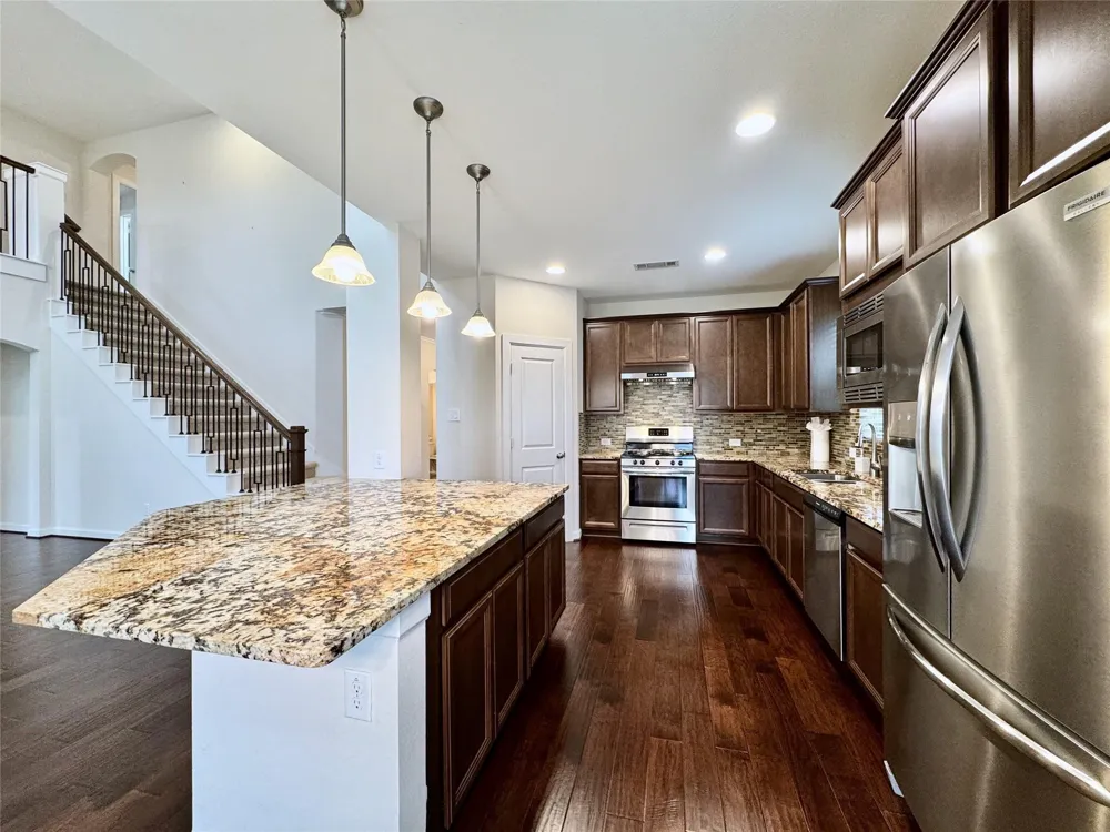 2514 Deerwood Heights Lane Manvel, TX 77578