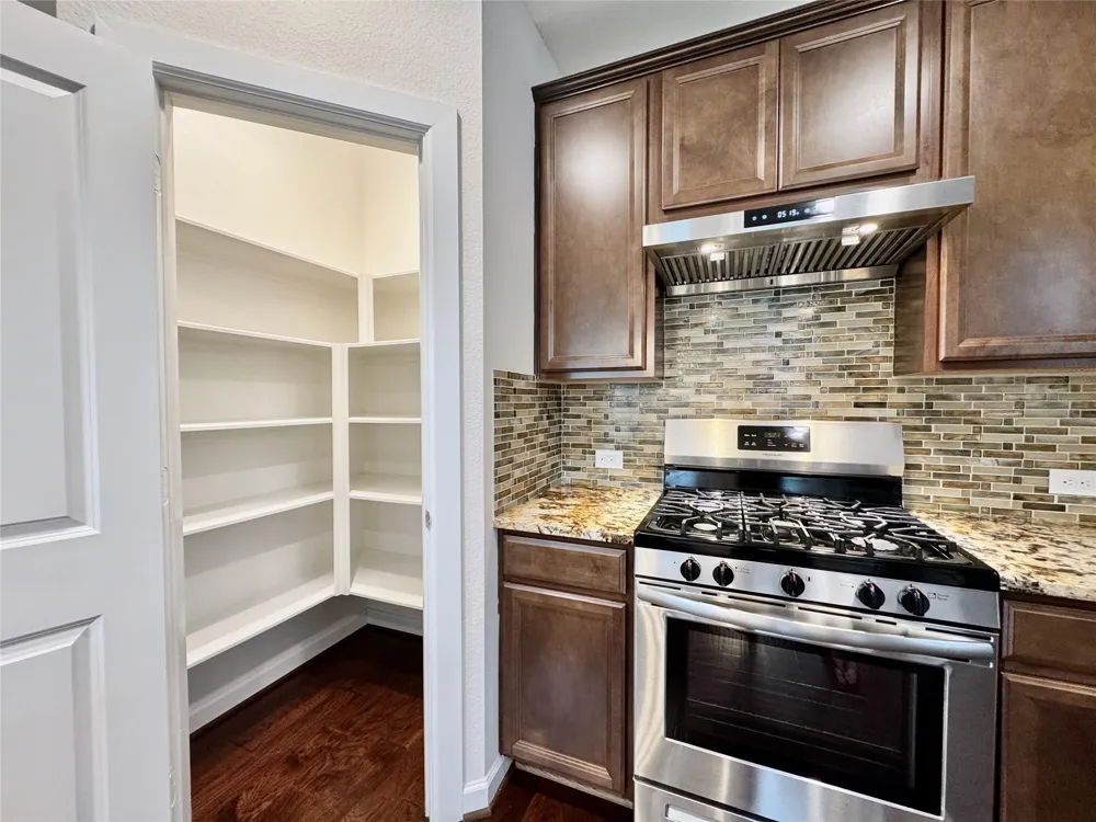 2514 Deerwood Heights Lane Manvel, TX 77578