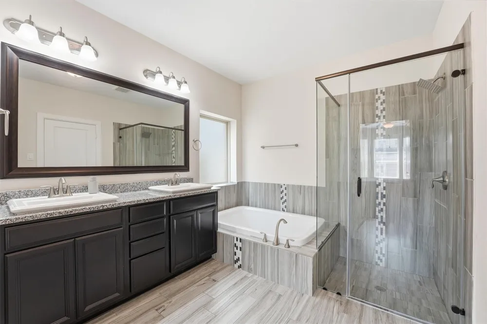2514 Deerwood Heights Lane Manvel, TX 77578