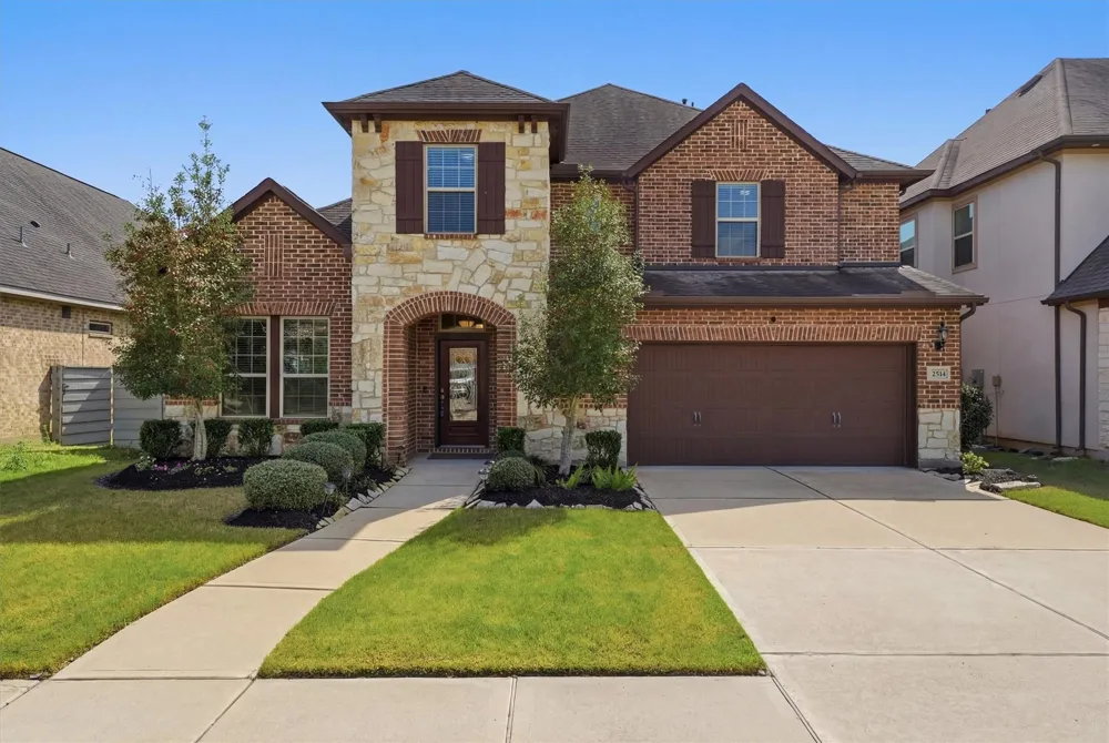 2514 Deerwood Heights Lane Manvel, TX 77578