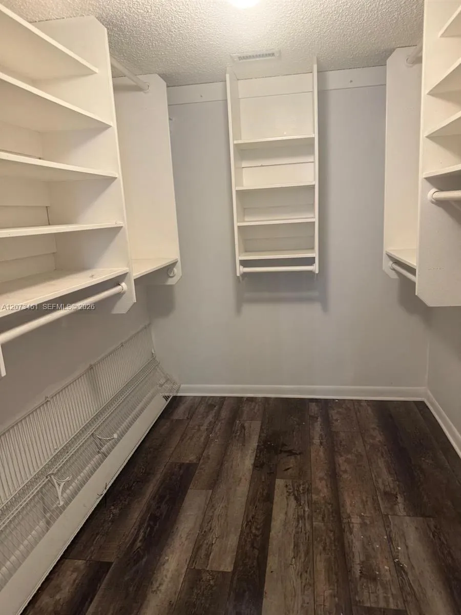 109 Lake Emerald Dr #102 Oakland Park, FL 33309