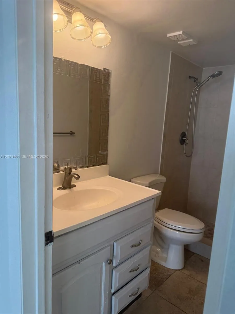 109 Lake Emerald Dr #102 Oakland Park, FL 33309
